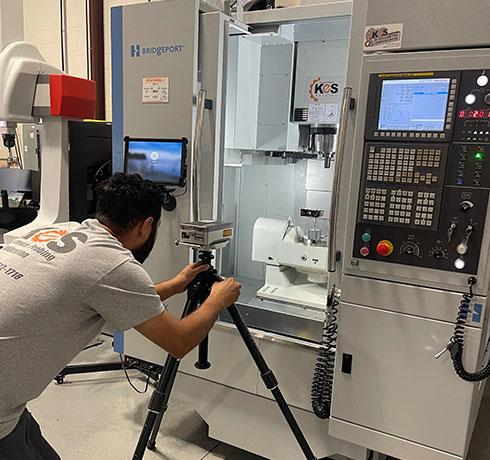 Renishaw XL-80 lasersysteem op een CNC-bewerkingsmachine