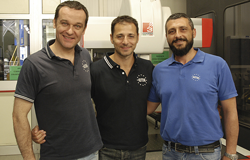 Vittorio Caggiano, Marco Iannuzzi en Maurizio Rullo in de meetkamer van EMA